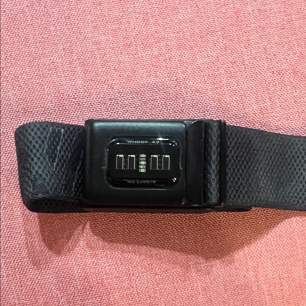 WHOOP 4.0 Fitness & Recovery Tracker - Picture 3 of 4